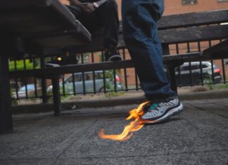 Lady Boss Ross & Tonywink – Flaming Shoes Lady Boss Ross & Tonywink - Flaming Shoes