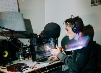 Tsobs – MY HAND HOE prod. YVNGROSE Tsobs - MY HAND HOE prod. YVNGROSE