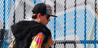 Joffery Hollsworth – Sip n Flex Joffery Hollsworth - Sip n Flex